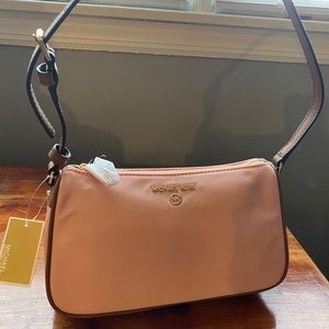 Brand New with Tags Michael Kors Pouchette